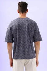 Back view of the Men's Oversized T-shirt 'Archie', showcasing its loose fit and comfortable drape. A great sewing pattern for casual wear.