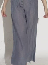 Women's gray pleated wide-leg pants with high waist and side pockets